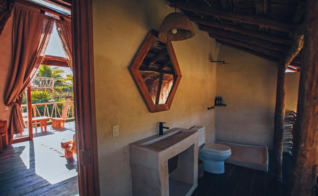 Ikal Tulum Hotel Ngoại thất bức ảnh Bathroom at the Treehouse