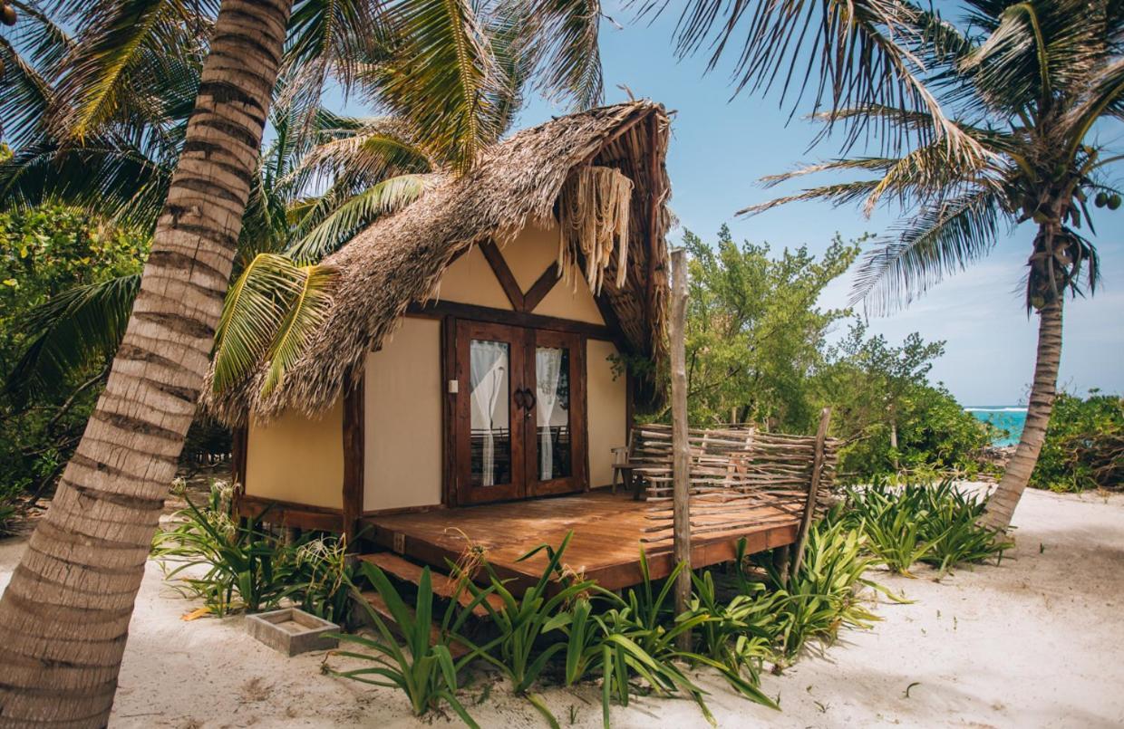 Ikal Tulum Hotel Ngoại thất bức ảnh A bungalow at Xel-Há